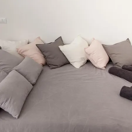 Niu Lux Gênes